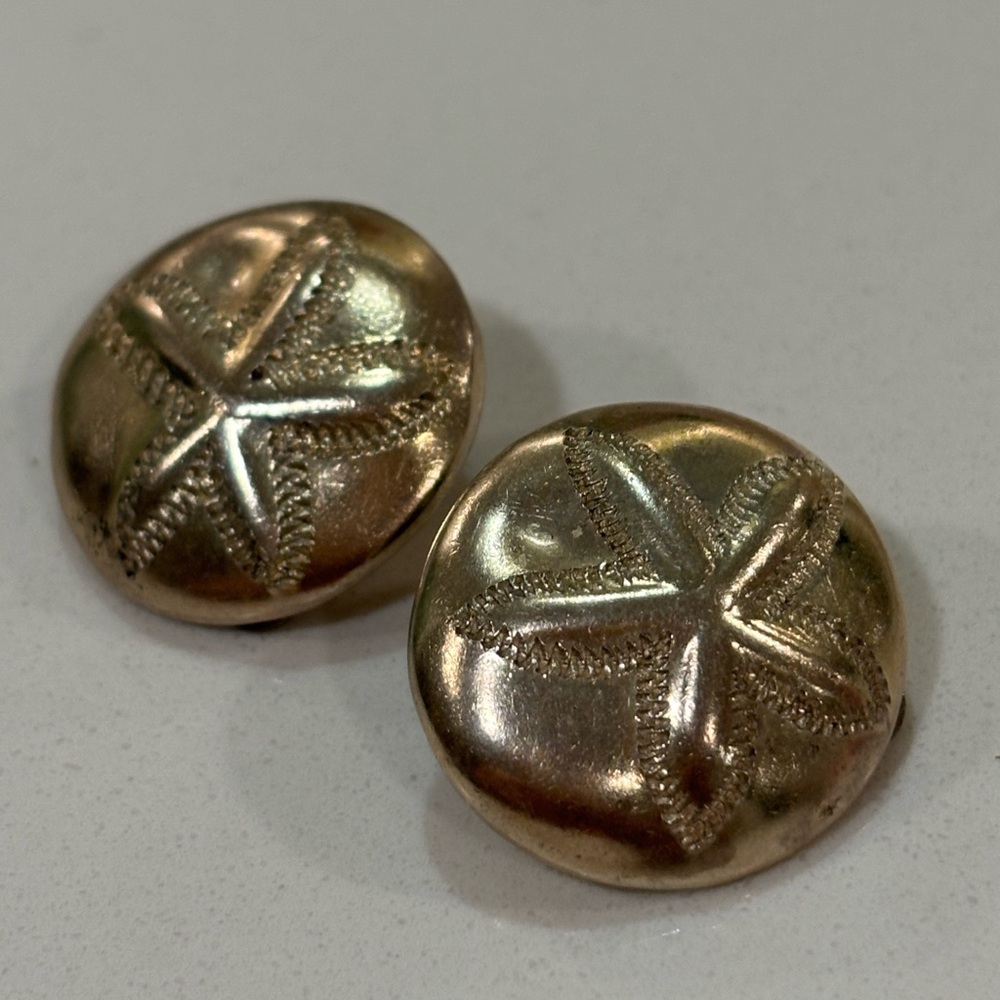925 vintage sterling silver Mexico small sand dollar clip on earrings